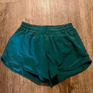 Lululemon Hotty Hot LR Shorts 4”